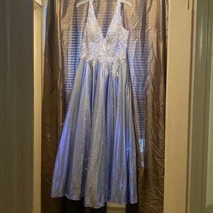 I’m selling my prom dress worn once just like 2 hours for pictures size 2xl
